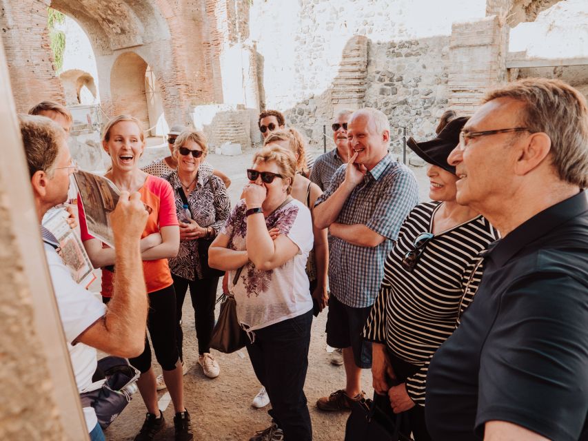 Pompeii: Small-Group Tour of Pompeii and Herculaneum - Where you meet at Porta Marina Inferiore and how to find your group