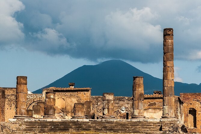 Pompeii Small Group Tour - Tickets Included - Meeting points inside Pompeii logistics without the stress