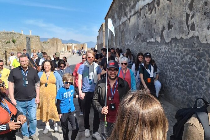 Pompeii small group tour with skip-the-line entrance included - Guides and storytelling: what you might remember weeks later
