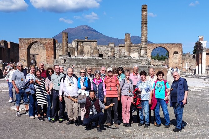 Pompeii: Tour with Archaeologist Guide & Skip-the-Line Entry - Meeting at the Welcome Box and the One Thing to Nail