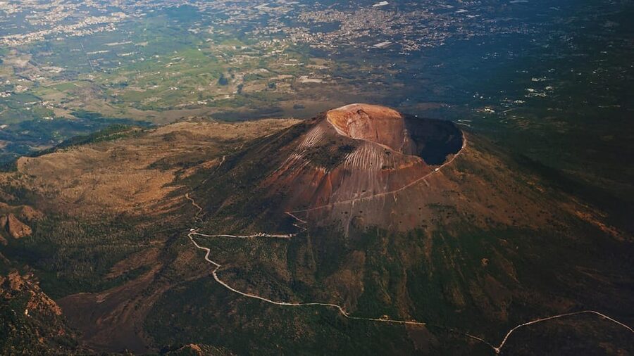 Pompeii & Vesuvius - Meeting at Tempio Travel near Circumvesuviana, then you’re on the move