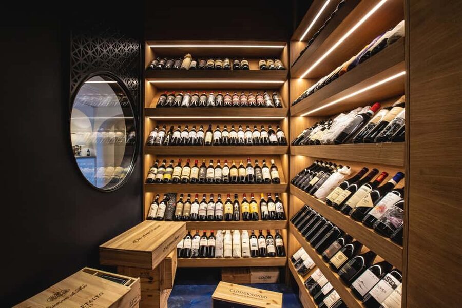Positano: a journey through local wines - How Color, Scent, and Grape Stories Actually Help You Taste Better
