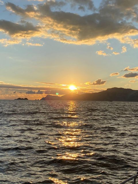 Positano: Amalfi Coast Sunset Group Boat Tour with Prosecco - Key Things I’d Book This For