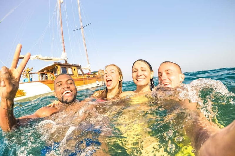 Positano: Boat Adventure, Caves, Beaches, Snorkeling, Amalfi - Positano start and the first 10 minutes that set you up for the day