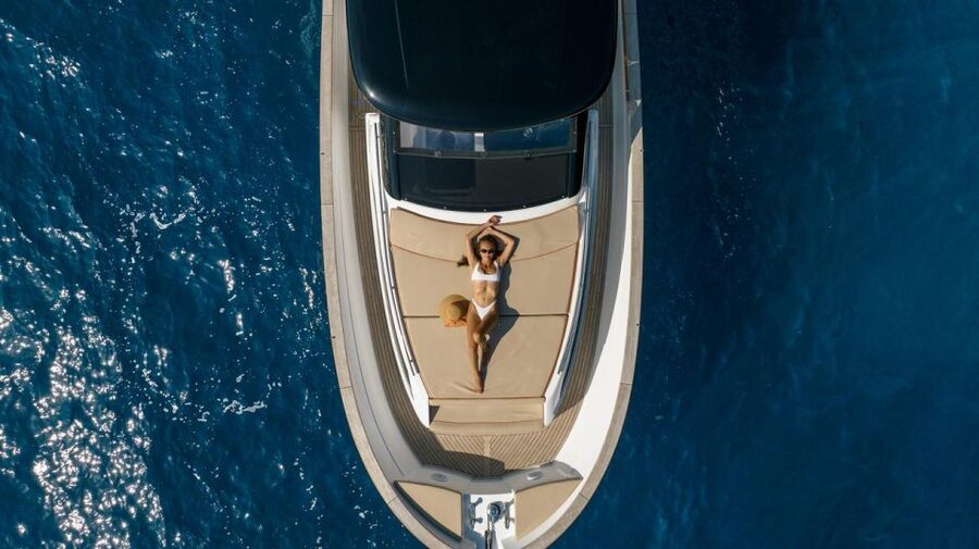 Positano: Boat Tour of Capri with Drinks and Snacks - Snorkeling stop or seaside café: choosing your kind of time