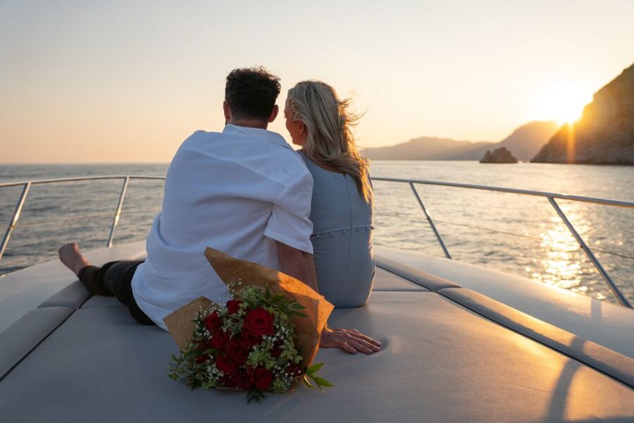 Positano: Private Sunset Boat Experience - Meeting at Hotel Covo dei Saraceni and getting on board smoothly