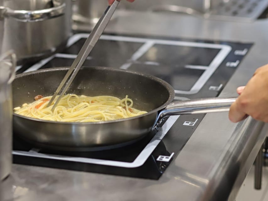 Positano: Small Group Cooking Class with Prosecco & Dessert - Who should book this cooking class