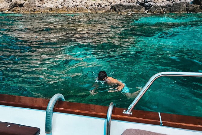 Private Boat Tour of Capri - Blue Grotto: the special boat change and the line factor