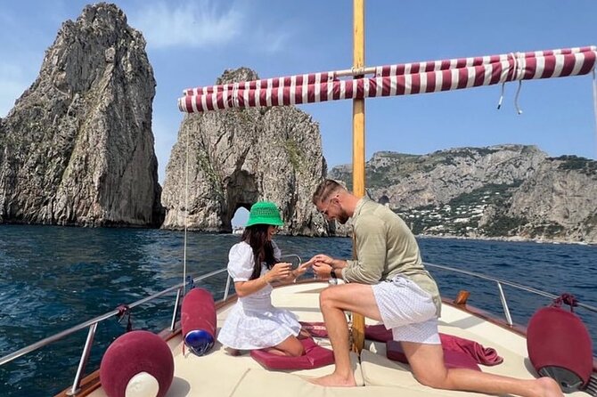 Private Island of Capri Boat Tour for Couples - The Romantic Factor: Why Couples Get More from Private Time
