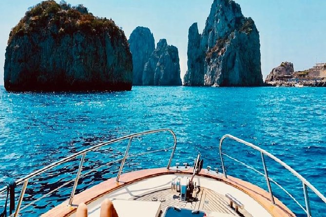 Private Island of Capri by Boat - Stop 1, Grotta Verde: emerald water without the fuss