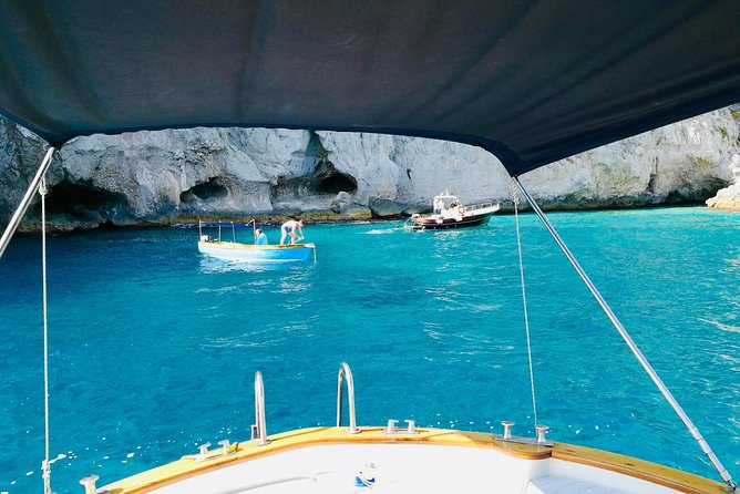 Private Island of Capri by Boat - Stop 3, Natural Arch on the east coast: geology with a long timeline