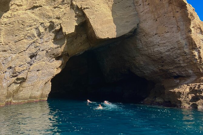 Procida Island Tour by Boat 2h 15m with Swimming and Underwater Photos - Swimming and Snorkeling Setup: Masks, Fins, and Practical Tips
