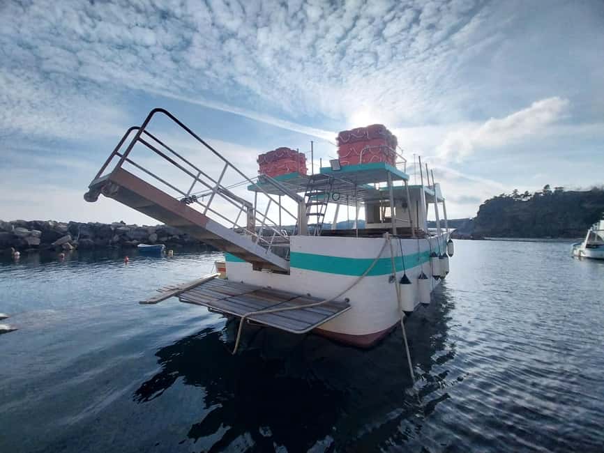 Procida: Sea View Private Boat Tour with Snorkeling - The 2-hour experience: what you are really doing on the clock