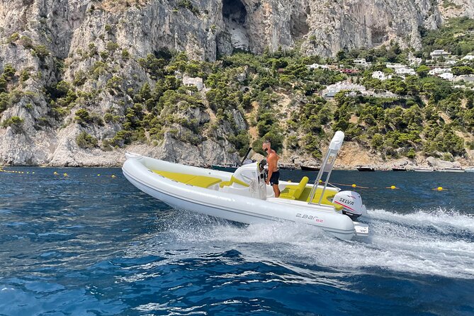 Self Drive Boat Hire - Fuel and port fees: the real cost of keeping your own schedule