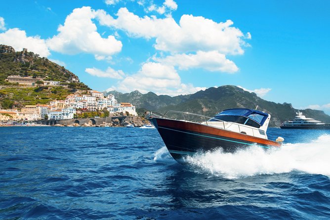 Small Group Boat Tour: Day Cruise from Sorrento to Capri - Capri arrival and the sea-coast mini-tour