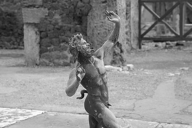 Small Group Guided Pompeii Tour from Positano - Comfort and smart packing for hot, uneven walking