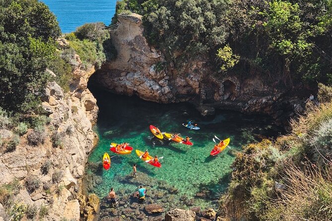 Small groups Kayak tour from Sorrento to Bagni Regina Giovanna - The paddle out: easy coaching and a calm, confidence-building setup
