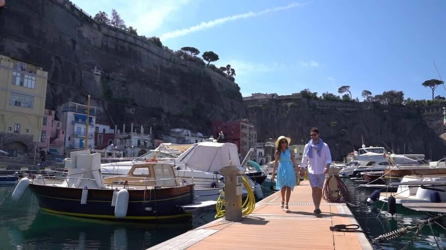 Sorrento: Art & Food Tour with Tastings - Getting back to Piazza Tasso: walk or mini bus option