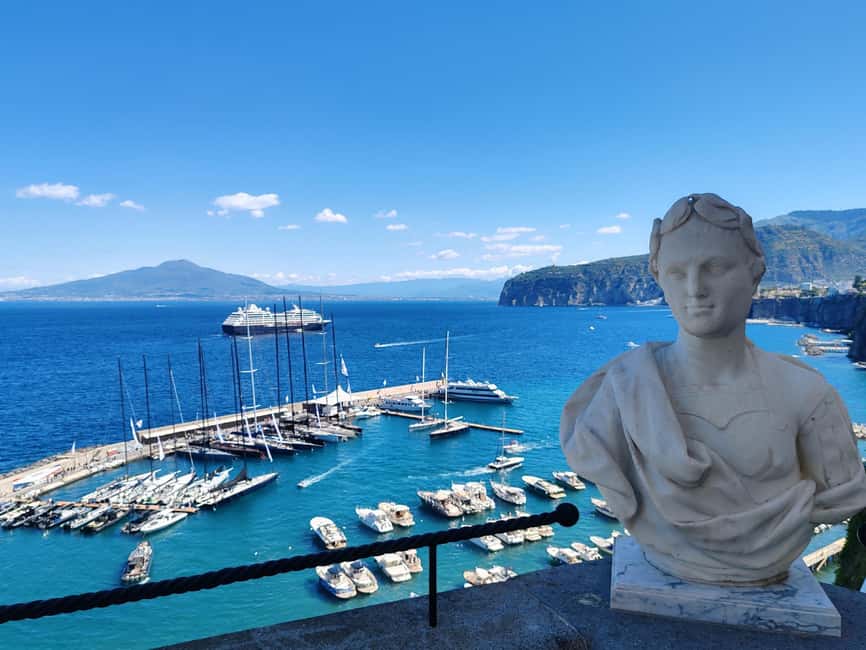 Sorrento: Art & Food Tour with Tastings - Local bakery stop: truffle, pesto flavors, and lemon creativity