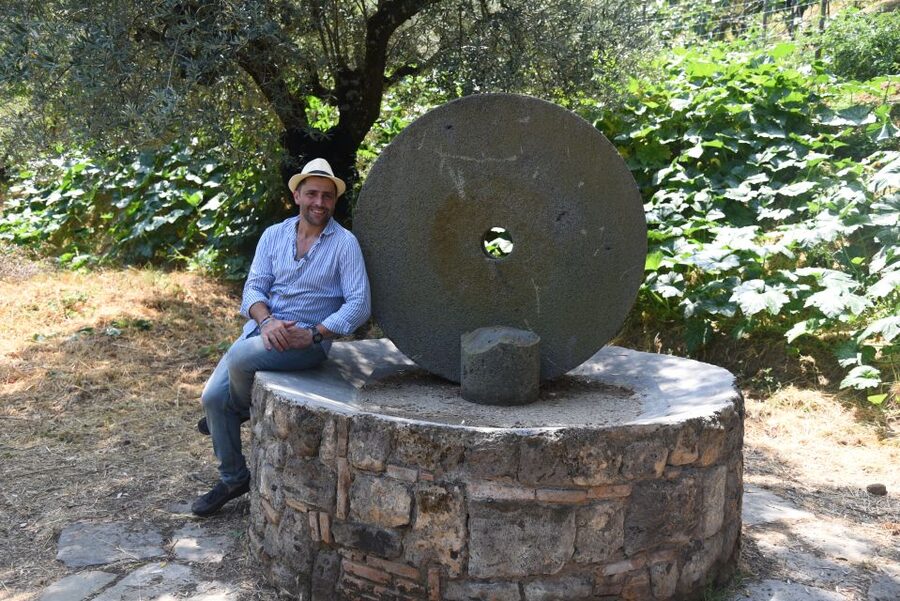 Sorrento: Farm Tour with Cheese Tasting & Pizza Making Class - Lunch at the farmhouse: what is included, and why it is good value