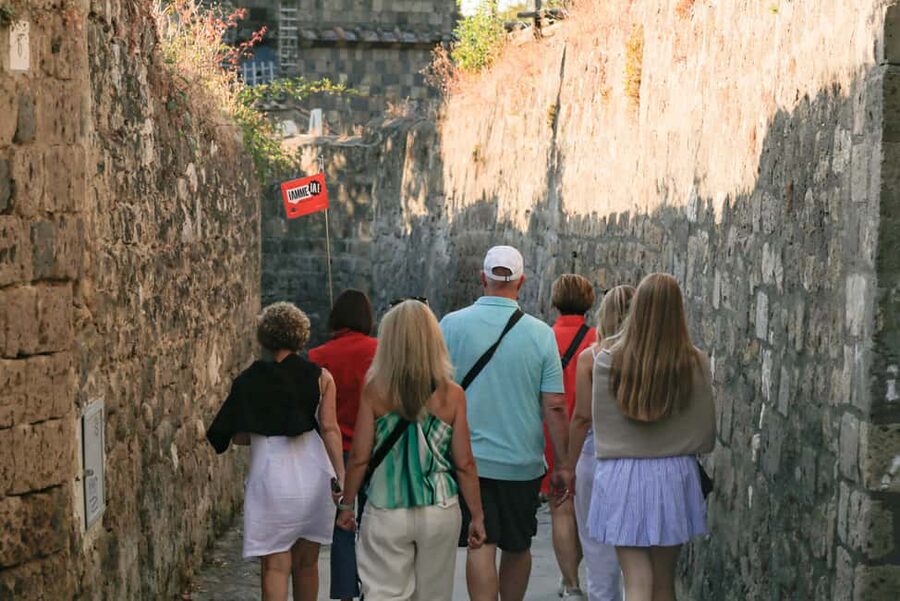 Sorrento: Guided Walking Tour & Street Food Experience - Tagliere, Fruit, and Cuoppo Fritto: The Food That Defines the Route