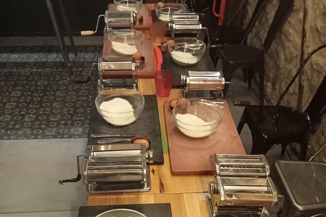 Sorrento: Pasta and Tiramisu Cooking Class with Lunch and Wine - Prosecco First, Apron On: How the Class Kicks Off