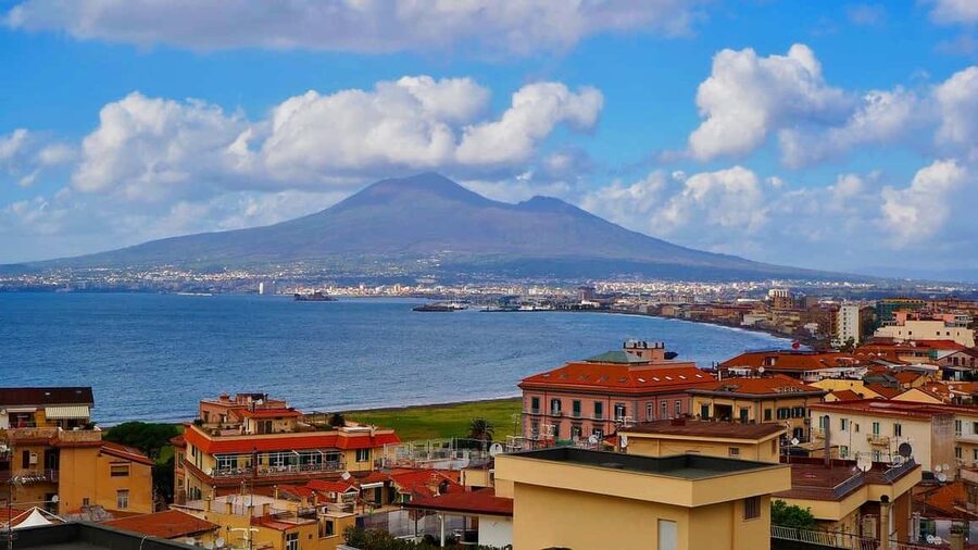 Sorrento, Positano and Amalfi - with optional boat ride - Sorrento at street level: limoncello, craft shops, and 1.5 hours to breathe