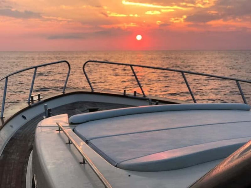 Sorrento: Sunset Coastal Boat Tour with Aperitif - Photo tips and the dolphin bonus
