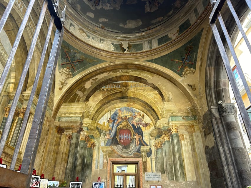 Sorrento through the eyes of a local - Sedil Dominova, an old meeting point in the heart of town