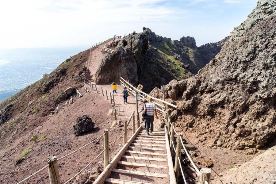 Sorrento: Vesuvius Day Trip with Entry and Lunch - What the “guide not allowed” rule means for you