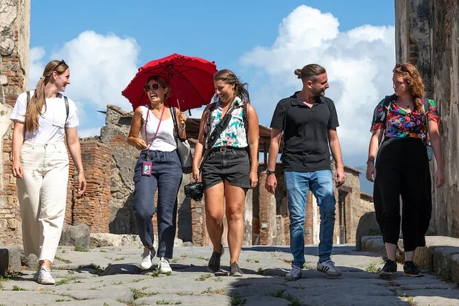 Stories of Pompeii: Small Group tour with archeology expert guide - The guide makes the difference: Maria Novella and Pippo