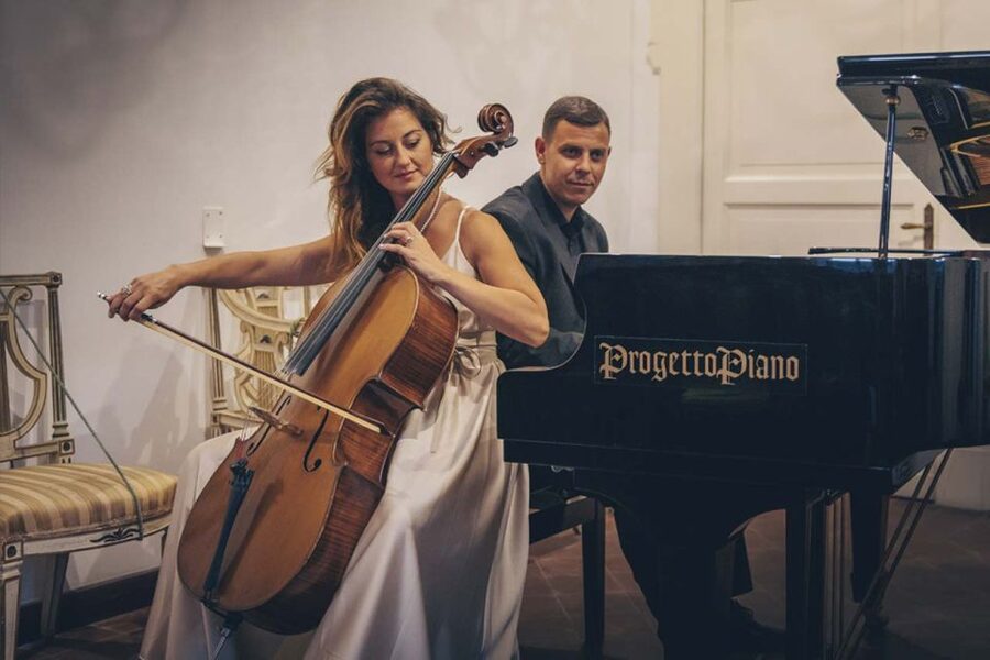 The Three Tenors in Sorrento: Opera Arias, Naples and Songs - FAQ