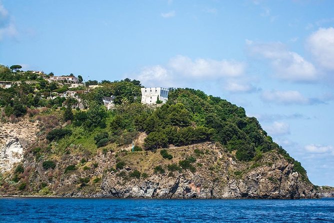Tour of the island of Ischia in schooner - Why a renovated schooner is the best way to see Ischia from the water