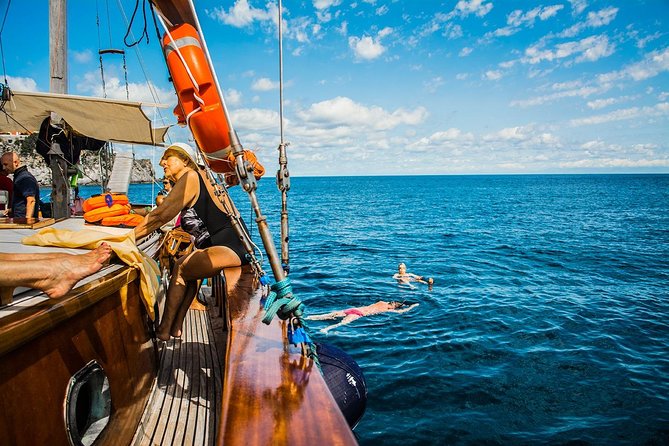 Tour of the island of Ischia in schooner - Grotte: where the boat gives you a new perspective on Ischia’s coast