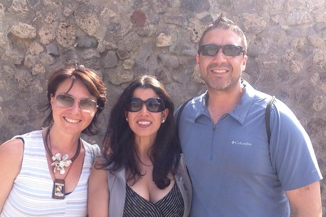 Visit in Pompeii - Pompeii Private Tour with Ada - Language and communication: English-led with flexibility